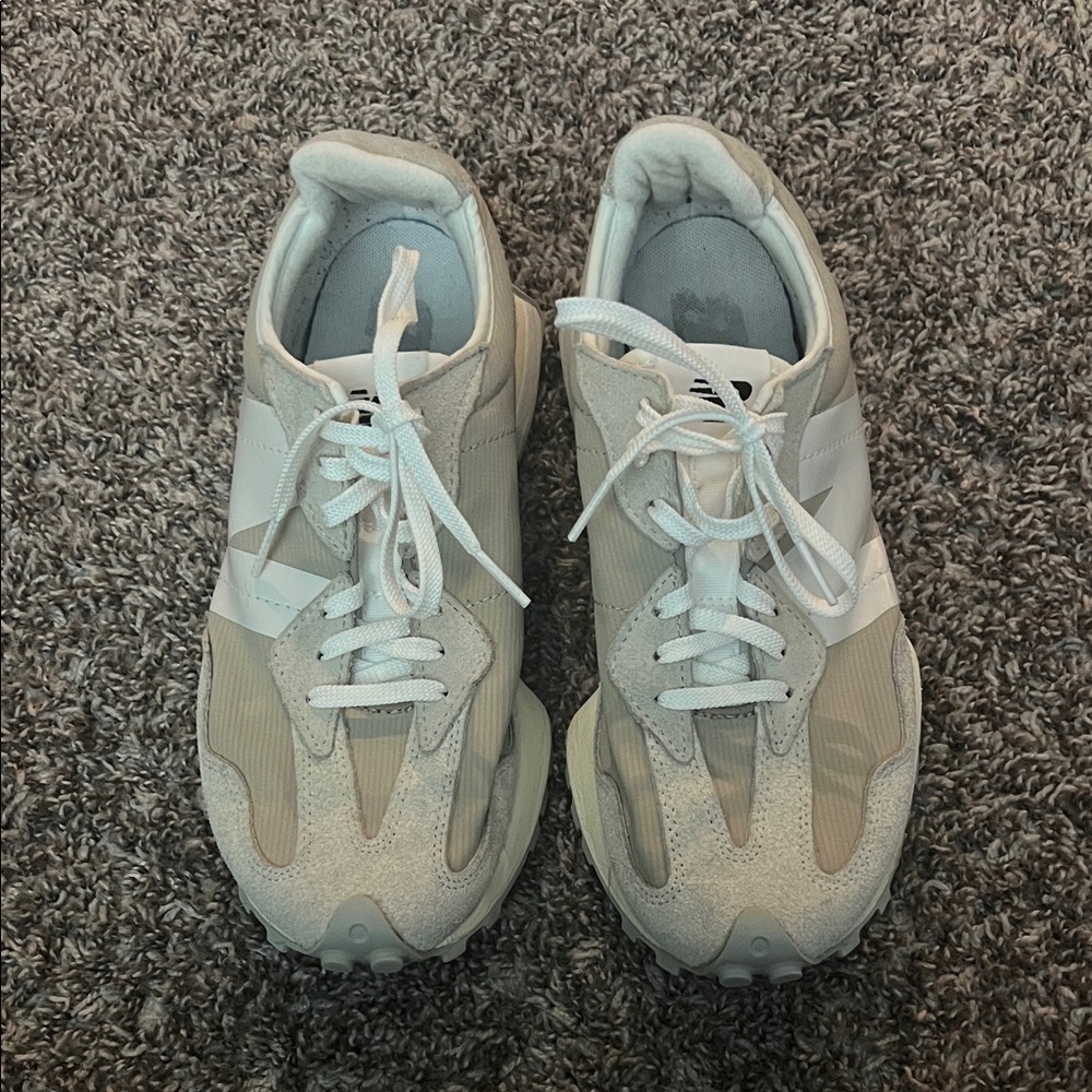 New Balance 327